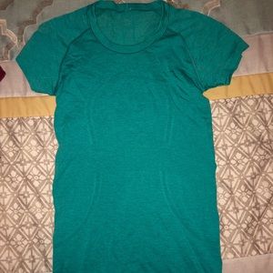 Lulu lemon short sleeve shirt
